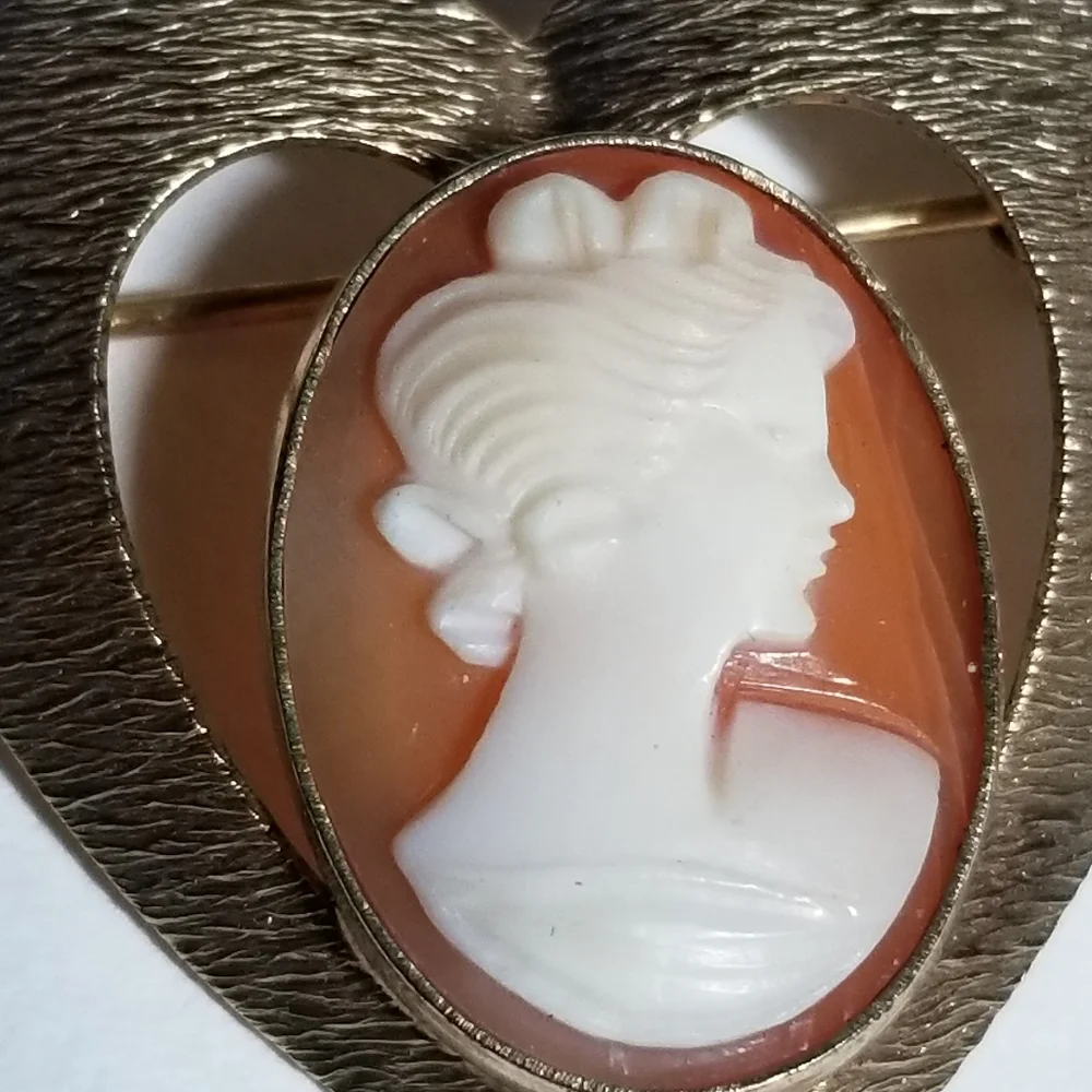 Vintage cameo brooch heart Bal-Ron 1/20 12k G.F. gold filled shell balron